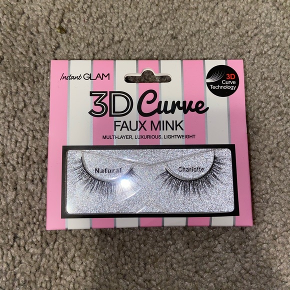 Lashes - Picture 6 of 6